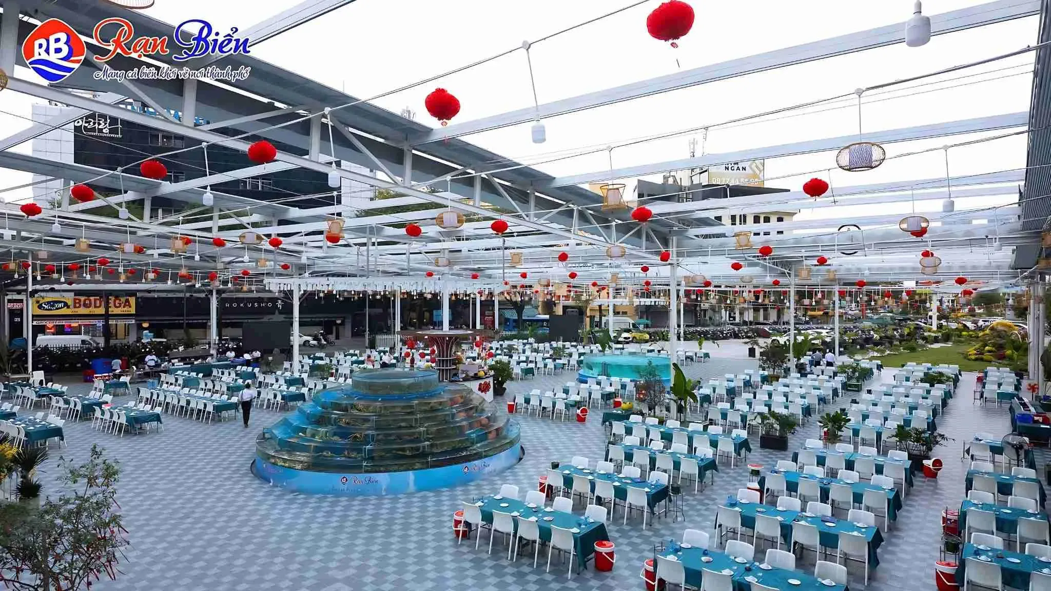 Đặt Tiệc Cuối Năm Tại Nhà Hàng Hải Sản Rạn Biển Trung Tâm