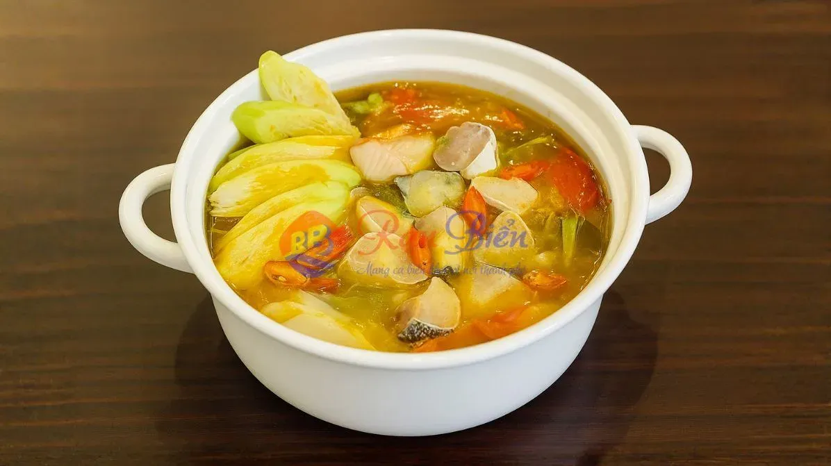 Lẩu Cá Tầm Chua Cay