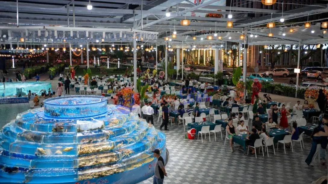 Nhà Hàng Hải Sản Rạn Biển Trung Tâm Thời gian mở cửa 10:00 AM - 3:00 AM